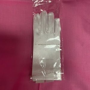 2 pair of white girls dressy gloves size 9-12 yrs